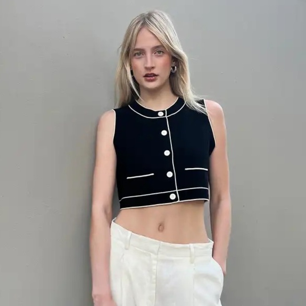 Oak + Fort Black and Cream sleeveless button up sweater crop vest - Large